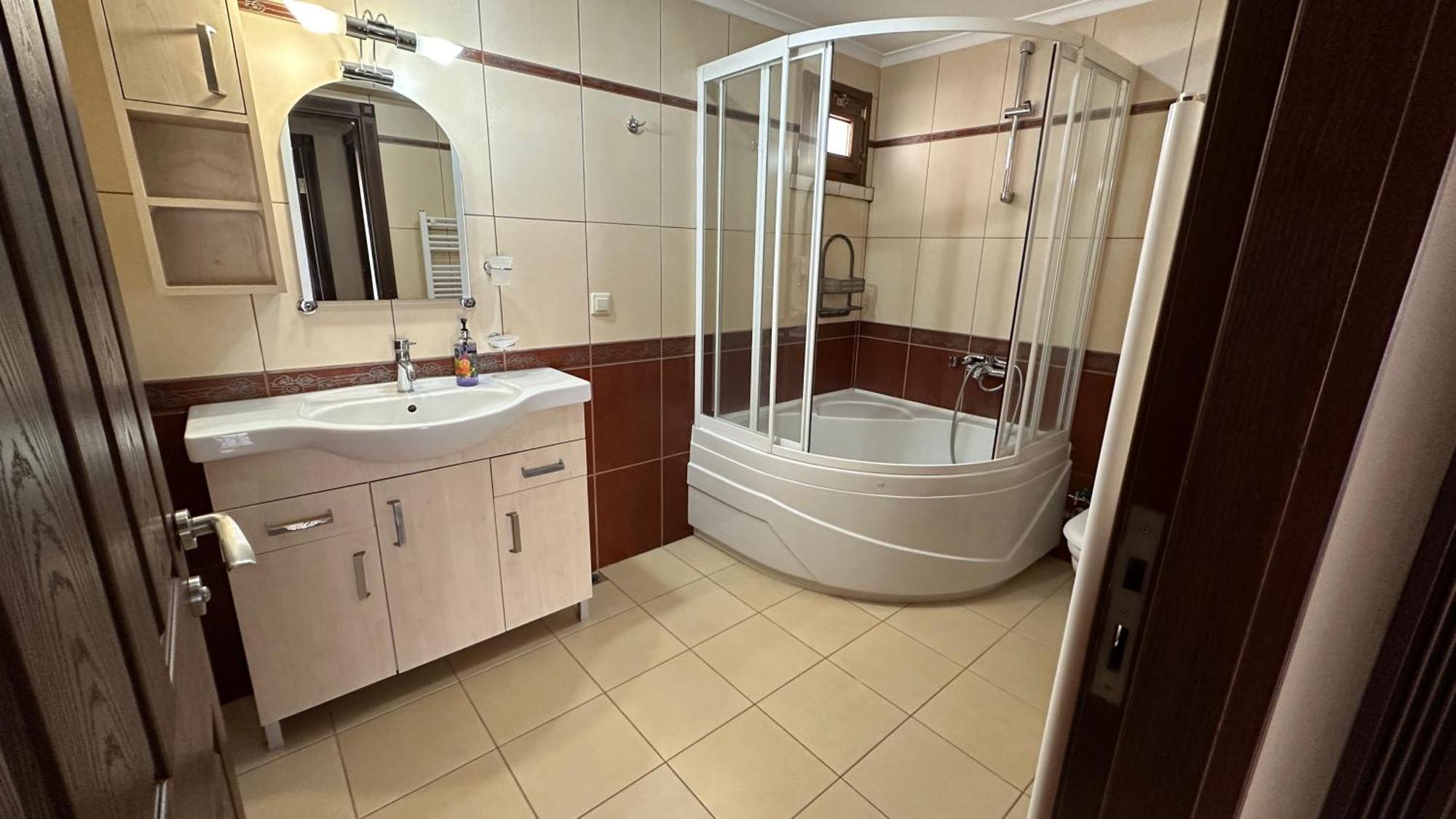 Corner Luxury *